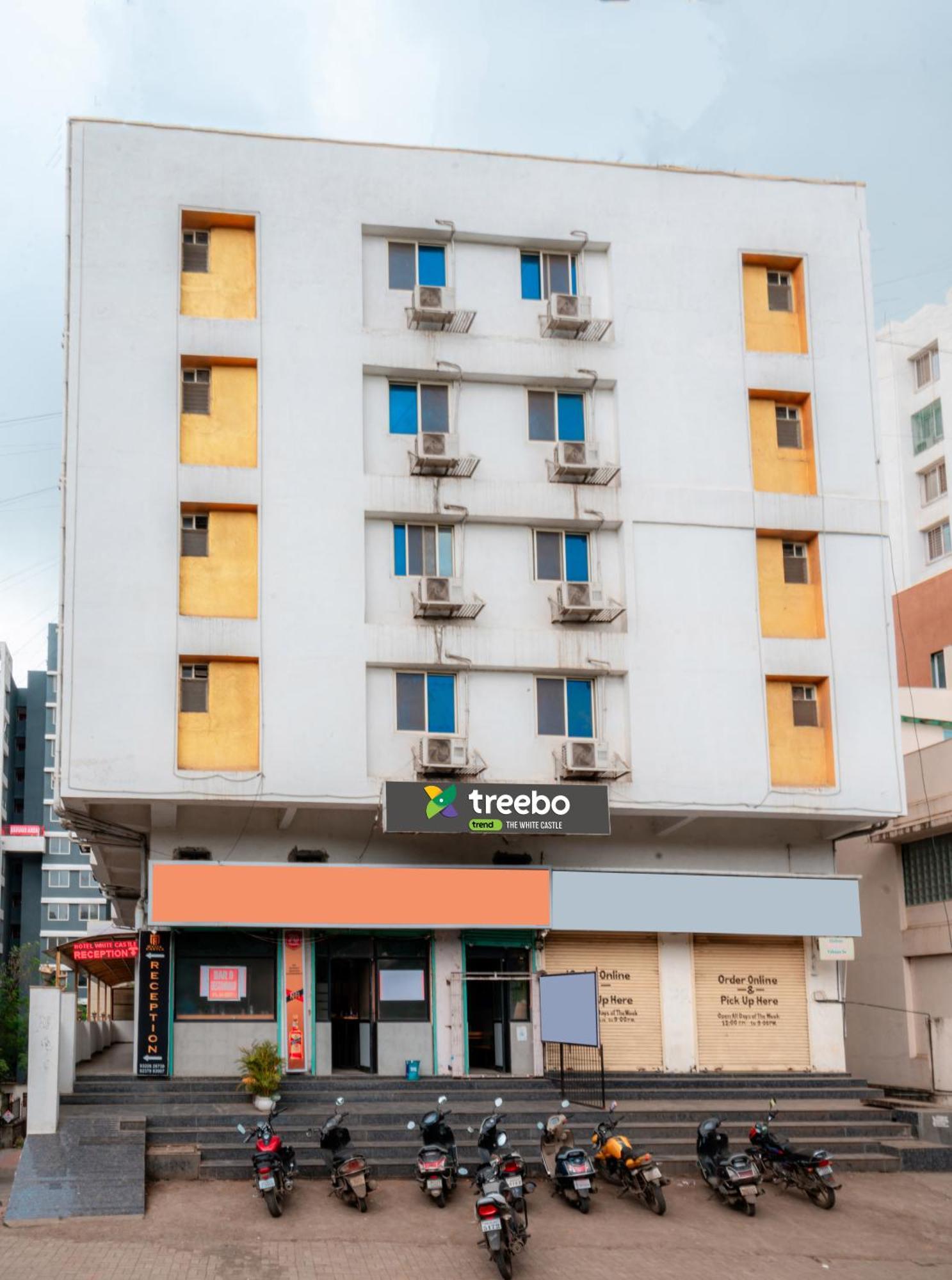 Treebo Trend The White Castle Hotel Pune Exterior foto